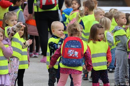 Otroci kamniških šol in vrtcev rajali na Glavnem trgu in se učili o trajnostni mobilnosti (29)